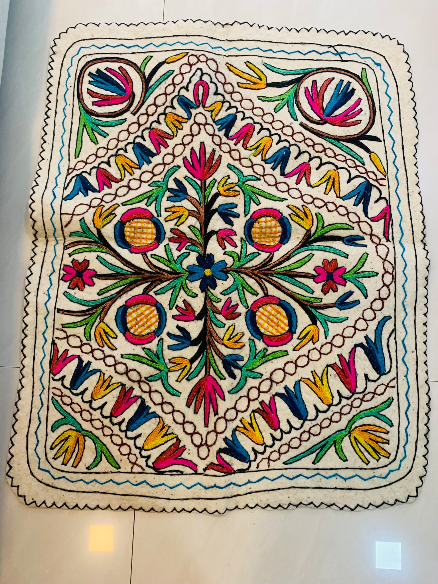 Living Room Rug - Vibrant Harmony