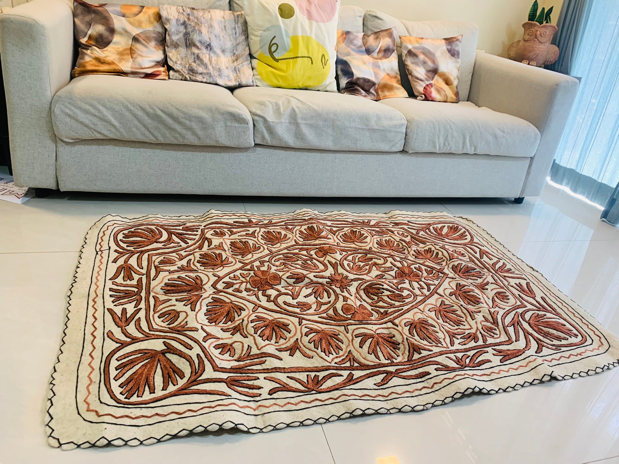 Living Room Rug - Earthy Embrace