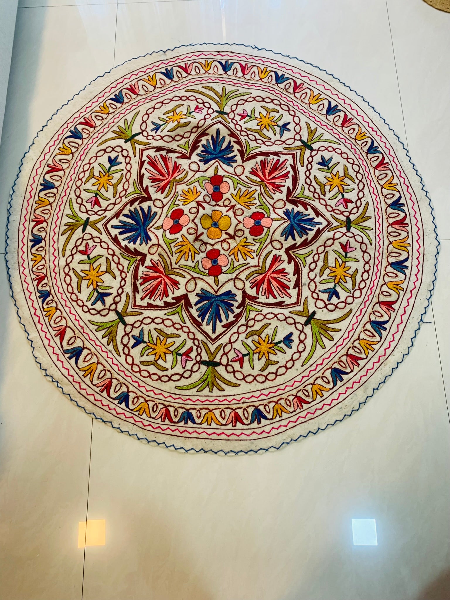 Round Rug -Exquisite Bliss