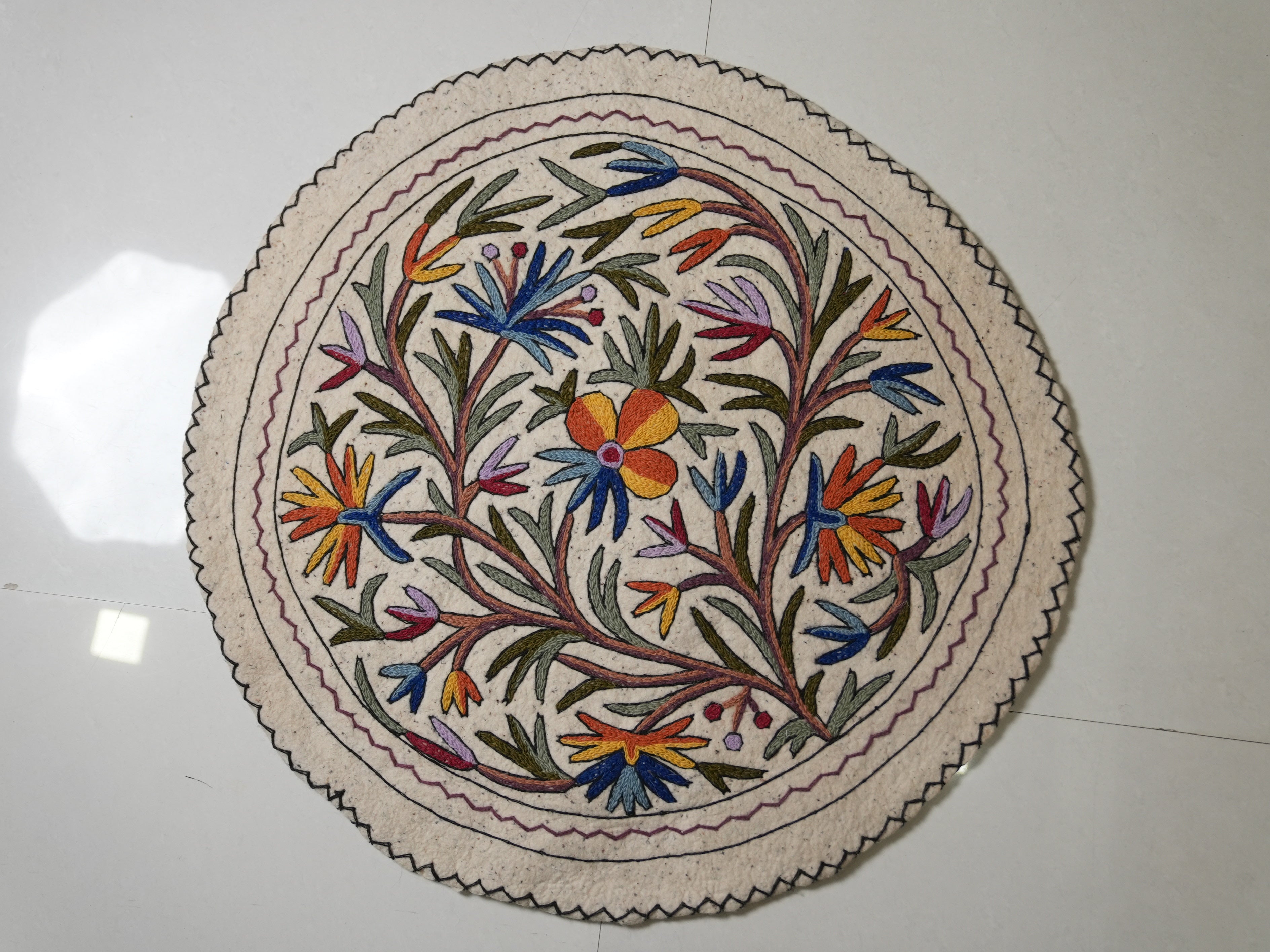 Mehak Blossom- Round Rug
