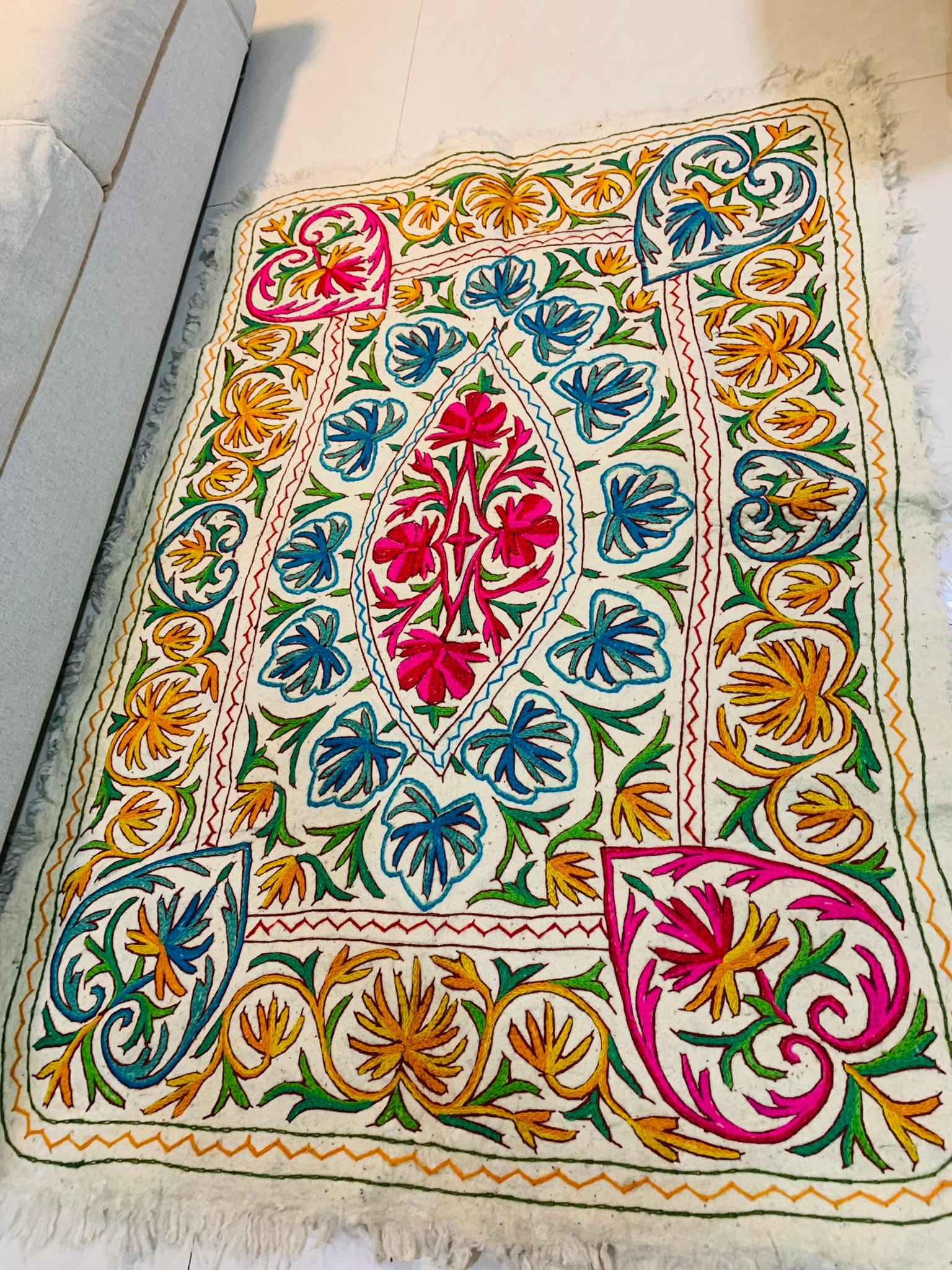 Living Room Rug - Artisanal Floral
