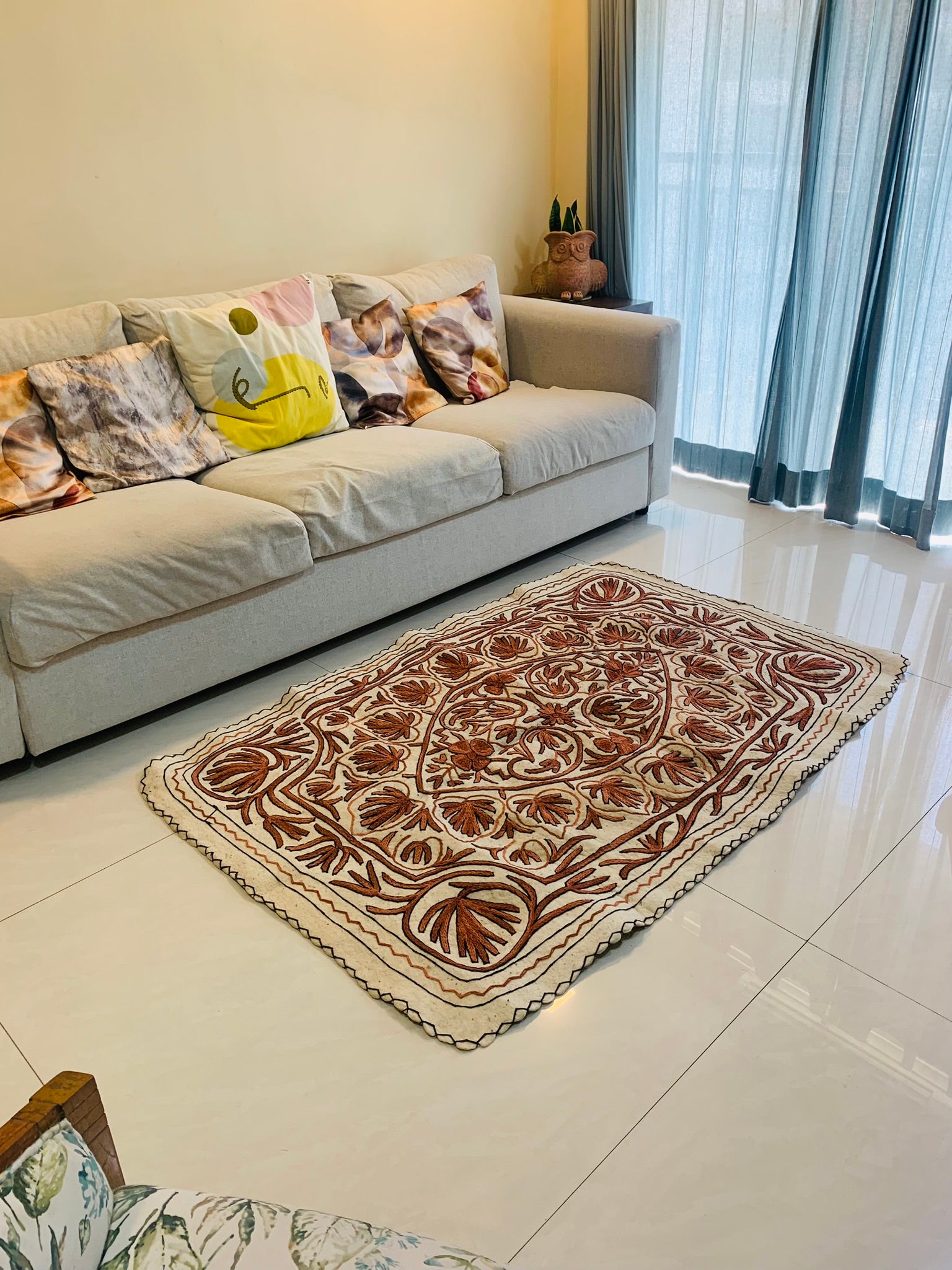 Living Room Rug - Earthy Embrace