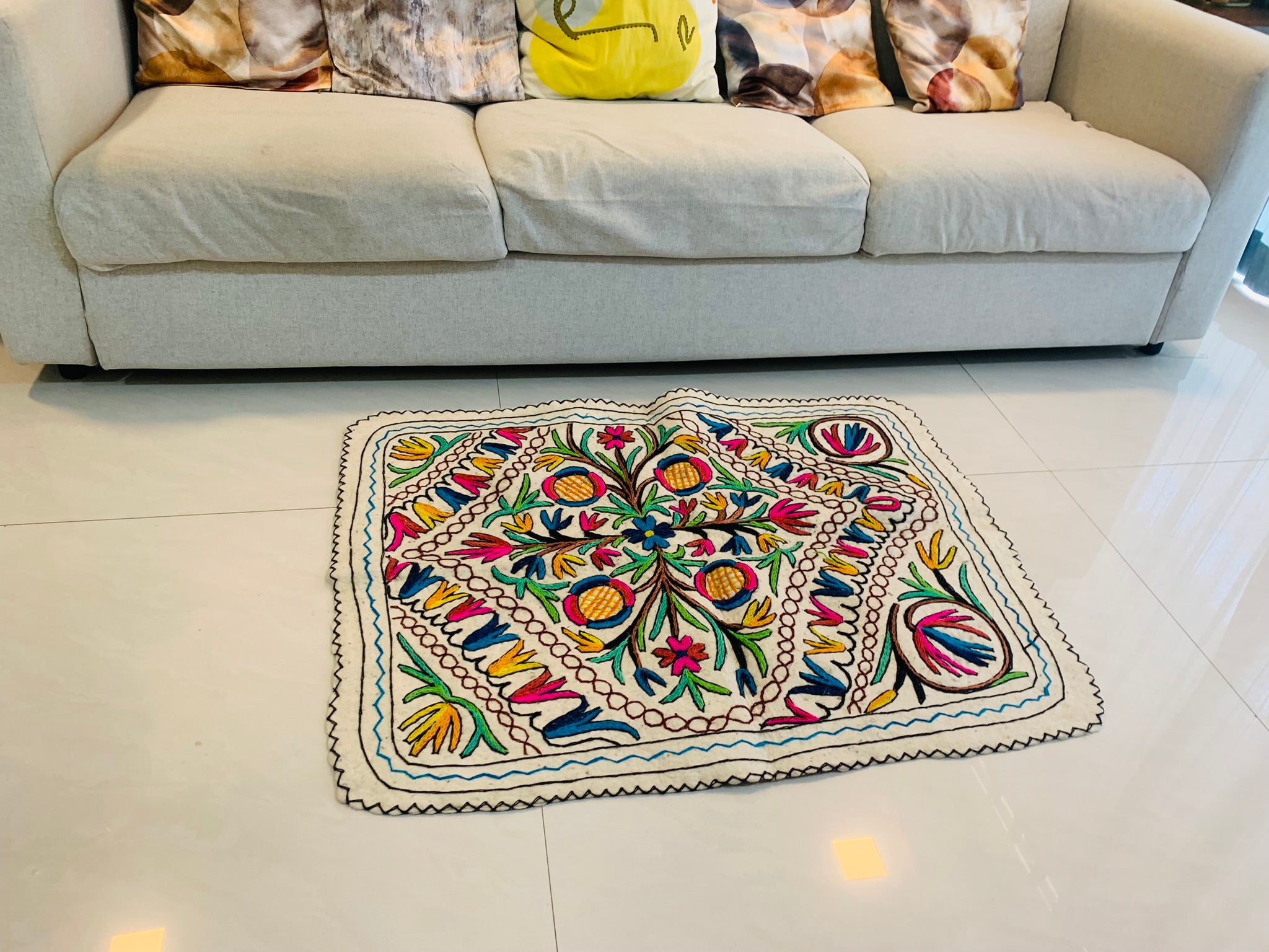 Living Room Rug - Vibrant Harmony