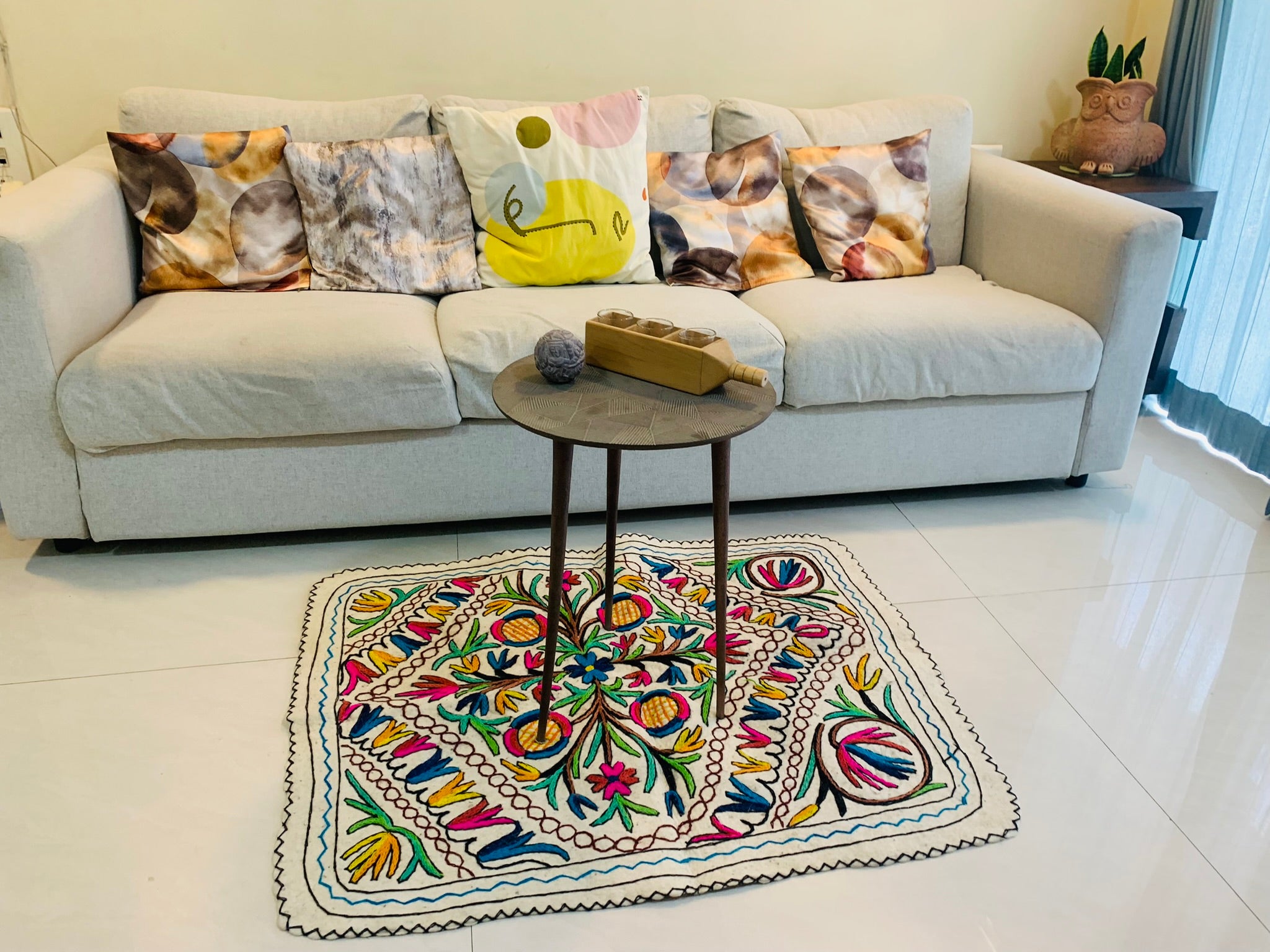 Living Room Rug - Vibrant Harmony