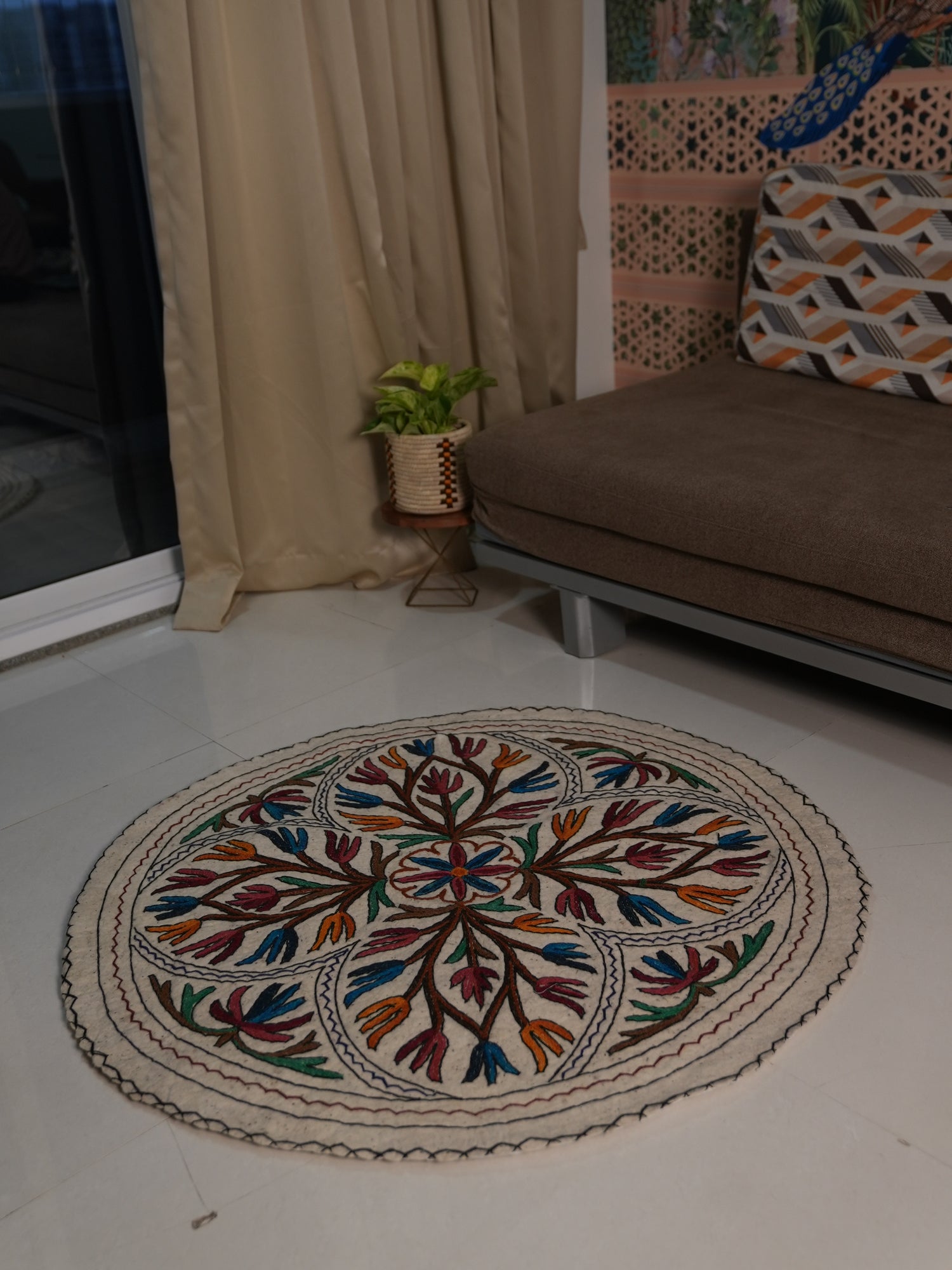 Guldasta Glory- Round Rug
